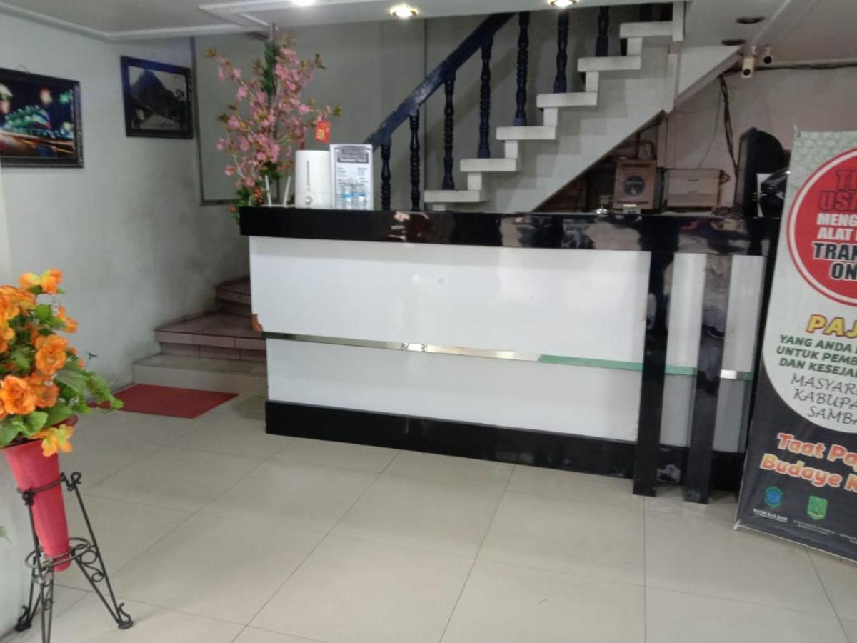 Grand Hotel Pemangkat Exterior foto